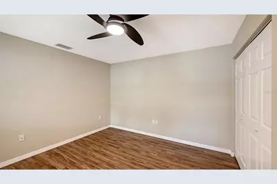 7340 Golf Pointe Circle, Sarasota, FL 34243 - Photo 31