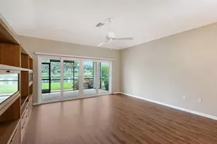 7340 Golf Pointe Cir, Sarasota, FL 34243 - Photo 9