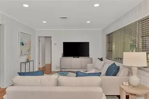 1726 Floyd St, Sarasota, FL 34239 - Photo 7