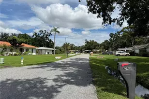 3988 San Luis Dr, Sarasota, FL 34235 - Photo 3