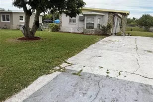 817 29th St E, Bradenton, FL 34208 - Photo 1