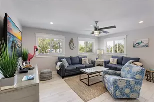 5701 Holmes Blvd, Holmes Beach, FL 34217 - Photo 9