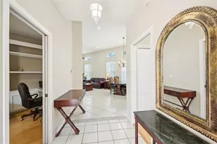 3829 Alamanda Dr, Sarasota, FL 34238 - Photo 3