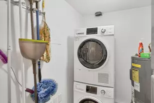 5216 Lake Village Dr, Sarasota, FL 34235 - Photo 23