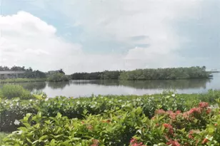 1520 Pelican Point Dr, Sarasota, FL 34231 - Photo 11