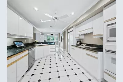 370 Gulf Of Mexico Drive #432, Longboat Key, FL 34228 - Photo 21