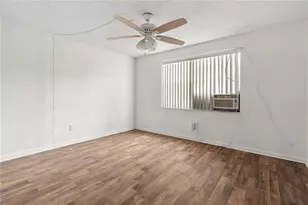 1256 Foggy Ridge Pkwy, Lutz, FL 33559 - Photo 9