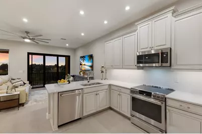 5565 Cannes Circle #5565, Sarasota, FL 34231 - Photo 11