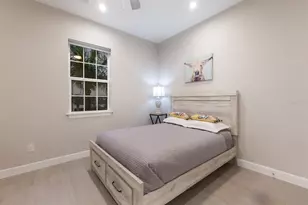 5565 Cannes Cir, Sarasota, FL 34231 - Photo 31