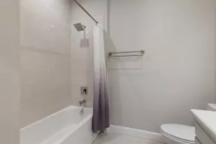 5565 Cannes Cir, Sarasota, FL 34231 - Photo 29