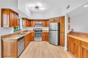 1720 Starling Dr, Sarasota, FL 34231 - Photo 15