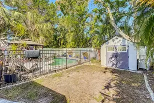 1687 Arlington St, Sarasota, FL 34239 - Photo 19