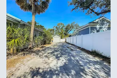 1687 Arlington Street, Sarasota, FL 34239 - Photo 5