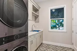 482 E Royal Flamingo Dr, Sarasota, FL 34236 - Photo 33