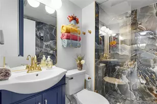 1540 Glen Oaks Dr E, Sarasota, FL 34232 - Photo 7