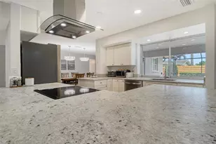 6722 Roxbury Dr, Sarasota, FL 34231 - Photo 25