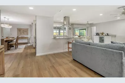 6722 Roxbury Drive, Sarasota, FL 34231 - Photo 9