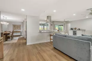 6722 Roxbury Dr, Sarasota, FL 34231 - Photo 9