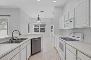 331 Londonderry Dr, Sarasota, FL 34240 - Photo 21