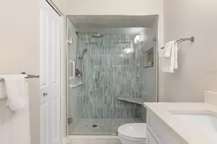 6103 Clubside Dr, Sarasota, FL 34243 - Photo 19