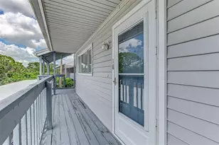 255 Fenwick Dr, Venice, FL 34285 - Photo 5