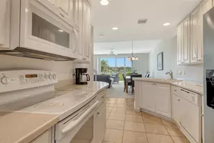 1400 Burgos Dr, Sarasota, FL 34238 - Photo 11