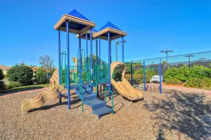 1400 Burgos Dr, Sarasota, FL 34238 - Photo 41
