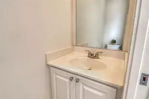 1400 Burgos Dr, Sarasota, FL 34238 - Photo 25