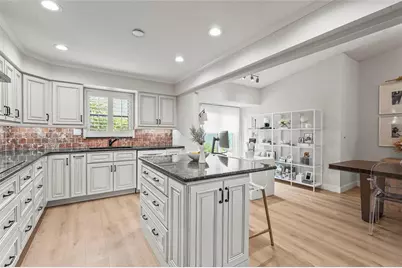 7845 Pine Trace Drive, Sarasota, FL 34243 - Photo 13