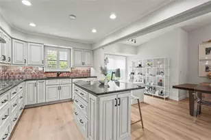 7845 Pine Trace Dr, Sarasota, FL 34243 - Photo 13