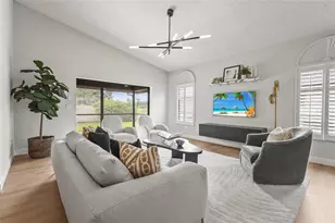 7845 Pine Trace Dr, Sarasota, FL 34243 - Photo 3