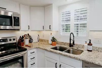 2472 Temple Street, Sarasota, FL 34239 - Photo 11