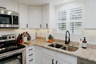 2472 Temple St, Sarasota, FL 34239 - Photo 11