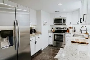 2472 Temple St, Sarasota, FL 34239 - Photo 9