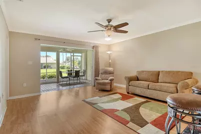 5609 Evergreen Drive #28, Sarasota, FL 34233 - Photo 7