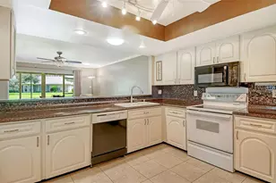 5609 Evergreen Dr, Sarasota, FL 34233 - Photo 21