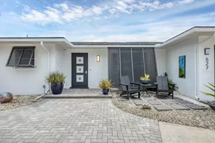 527 Bellaire Dr, Venice, FL 34293 - Photo 1