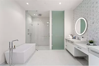 1581 Gulf Of Mexico Drive #507, Longboat Key, FL 34228 - Photo 13