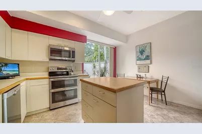 3933 Chatsworth Greene #50, Sarasota, FL 34235 - Photo 5