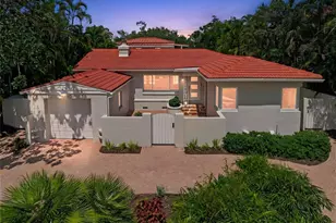 860 Snell Isle Blvd NE, Saint Petersburg, FL 33704 - Photo 3