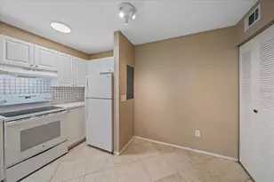 850 S Tamiami Trail, Sarasota, FL 34236 - Photo 11