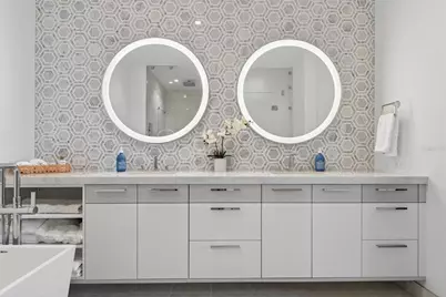 1591 Gulf Of Mexico Drive #216, Longboat Key, FL 34228 - Photo 31