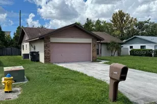 8469 Cypress Lake Cir, Sarasota, FL 34243 - Photo 3