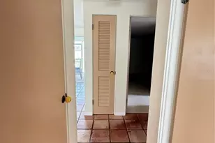 305 Bay Vista Ave, Osprey, FL 34229 - Photo 17