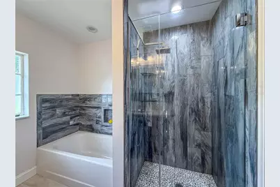 418 Edwards Drive, Sarasota, FL 34243 - Photo 17