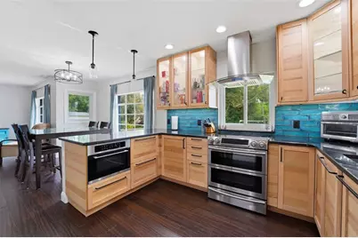 418 Edwards Drive, Sarasota, FL 34243 - Photo 9