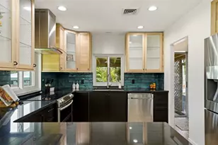 418 Edwards Dr, Sarasota, FL 34243 - Photo 19