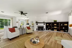 418 Edwards Dr, Sarasota, FL 34243 - Photo 9