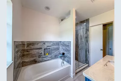 418 Edwards Drive, Sarasota, FL 34243 - Photo 17