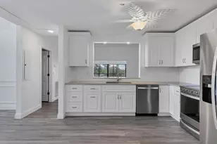 5565 Ashton Lake Dr, Sarasota, FL 34231 - Photo 11